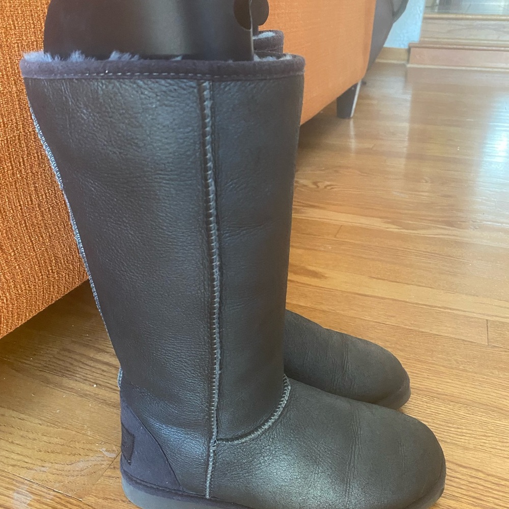 Elegant Blue Leather Winter Boots - Picture 2 of 8